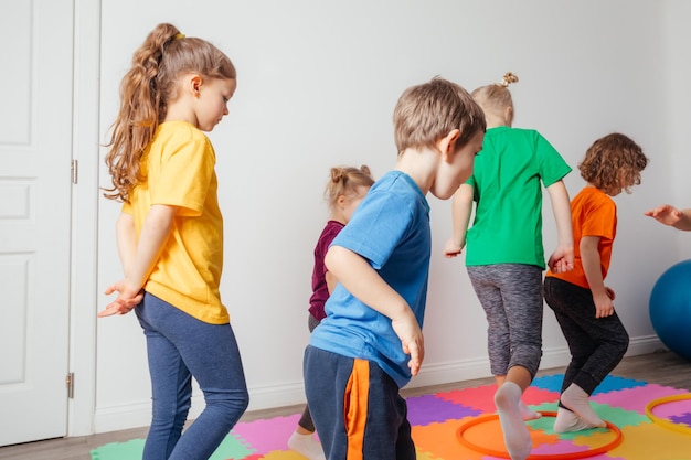 Tematy zajęć ruchowych dla dzieci wspierają rozwój zdrowia